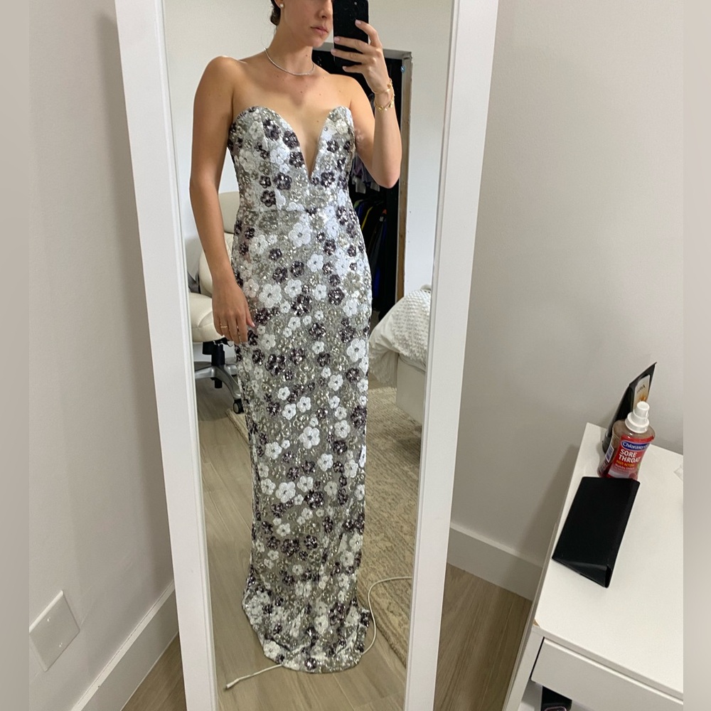 Marchesa Notte silver gown - Picture 6 of 9